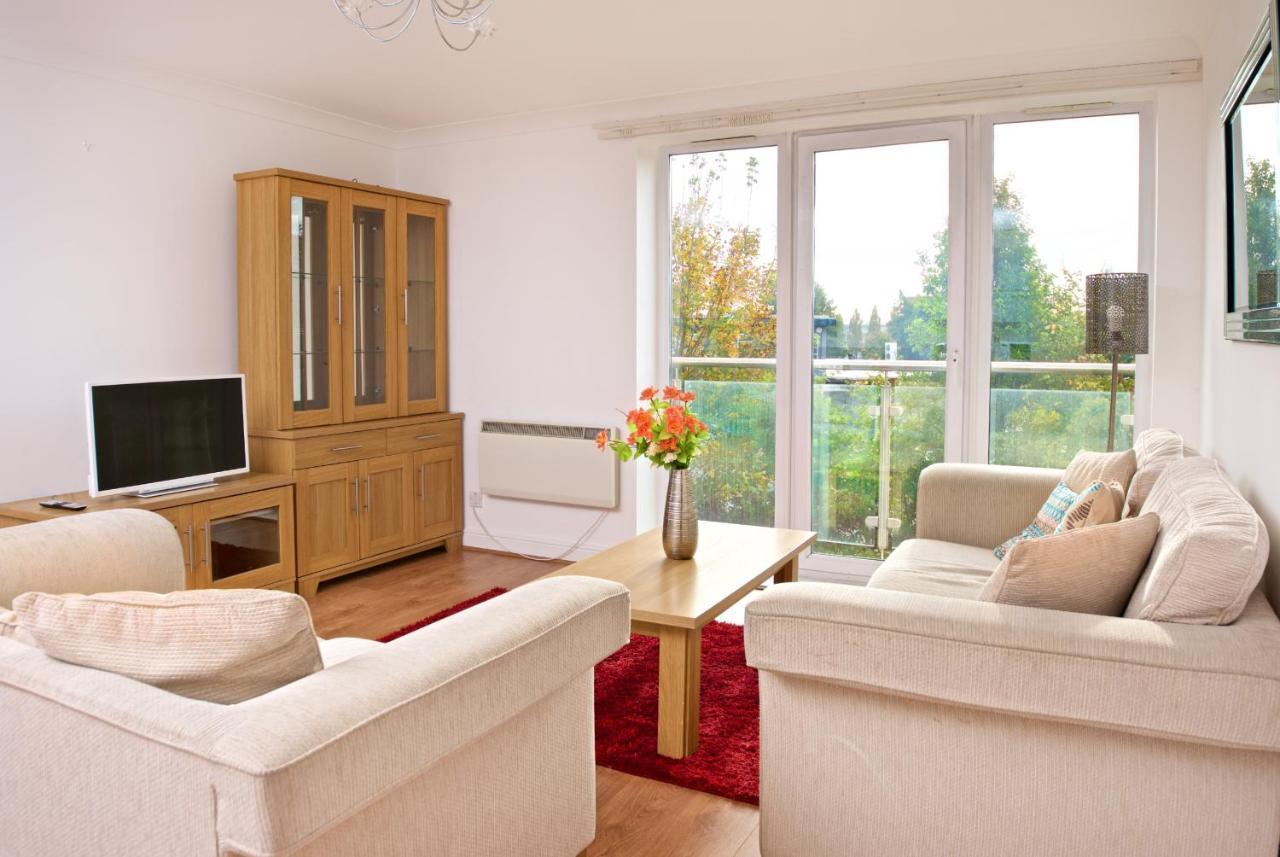 - Economy - Close To Airport Ee1